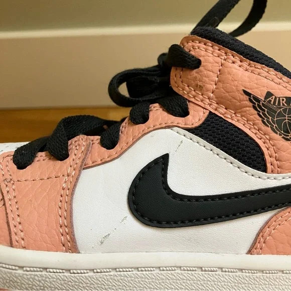 Nike Air Jordan Retro 1 Mid Pink Quartz GS 640737-603 Size 11C Kids - Picture 7 of 8